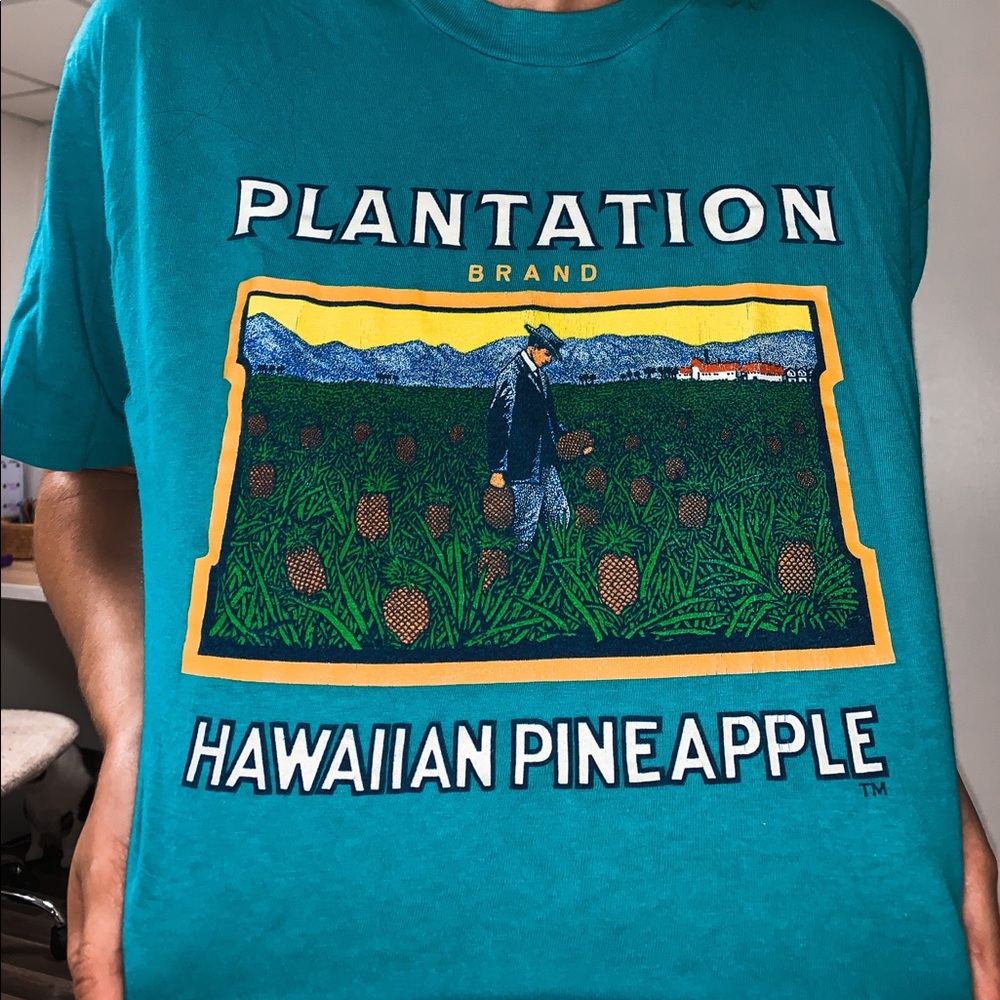 fun graphic cropped tee!!